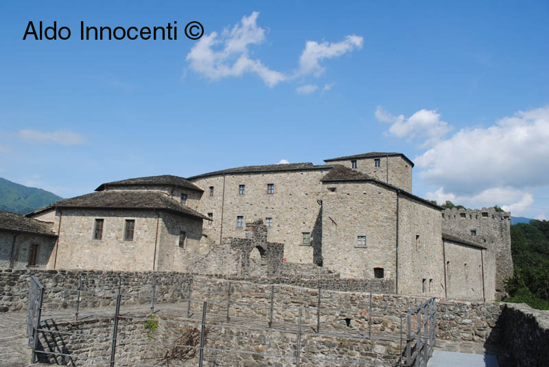 PONTREMOLI: CASTELLO DEL PIAGNARO 5’ IMMAGINE